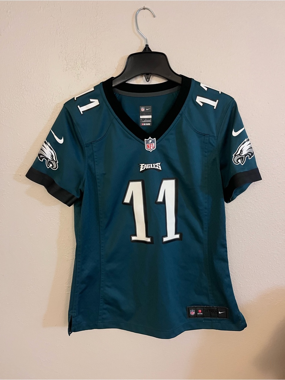 Nike Philadelphia Eagles Carson Wentz #11 jersey.